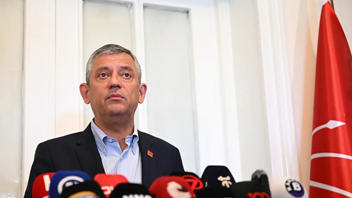 CHP'de kontrolü kaybeden Özgür Özel'in son çırpınışları